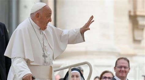 Crónicas Vaticanas: difícil semana para el Papa: 4 cismas, 1 .